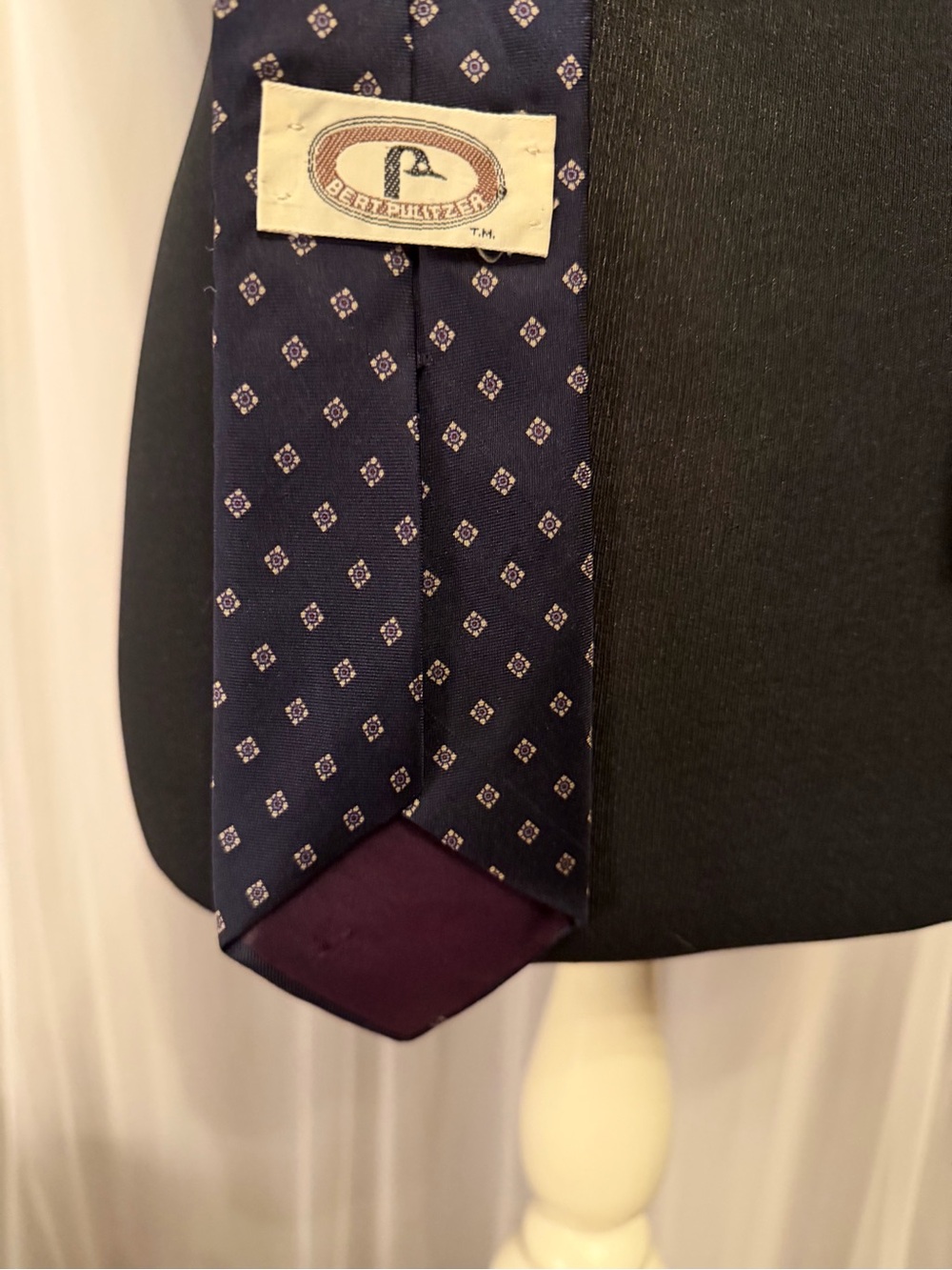 Bert Pulitzer 100% Silk Navy Blue Geometric Foulard Necktie Vintage Preppy - Picture 11 of 16